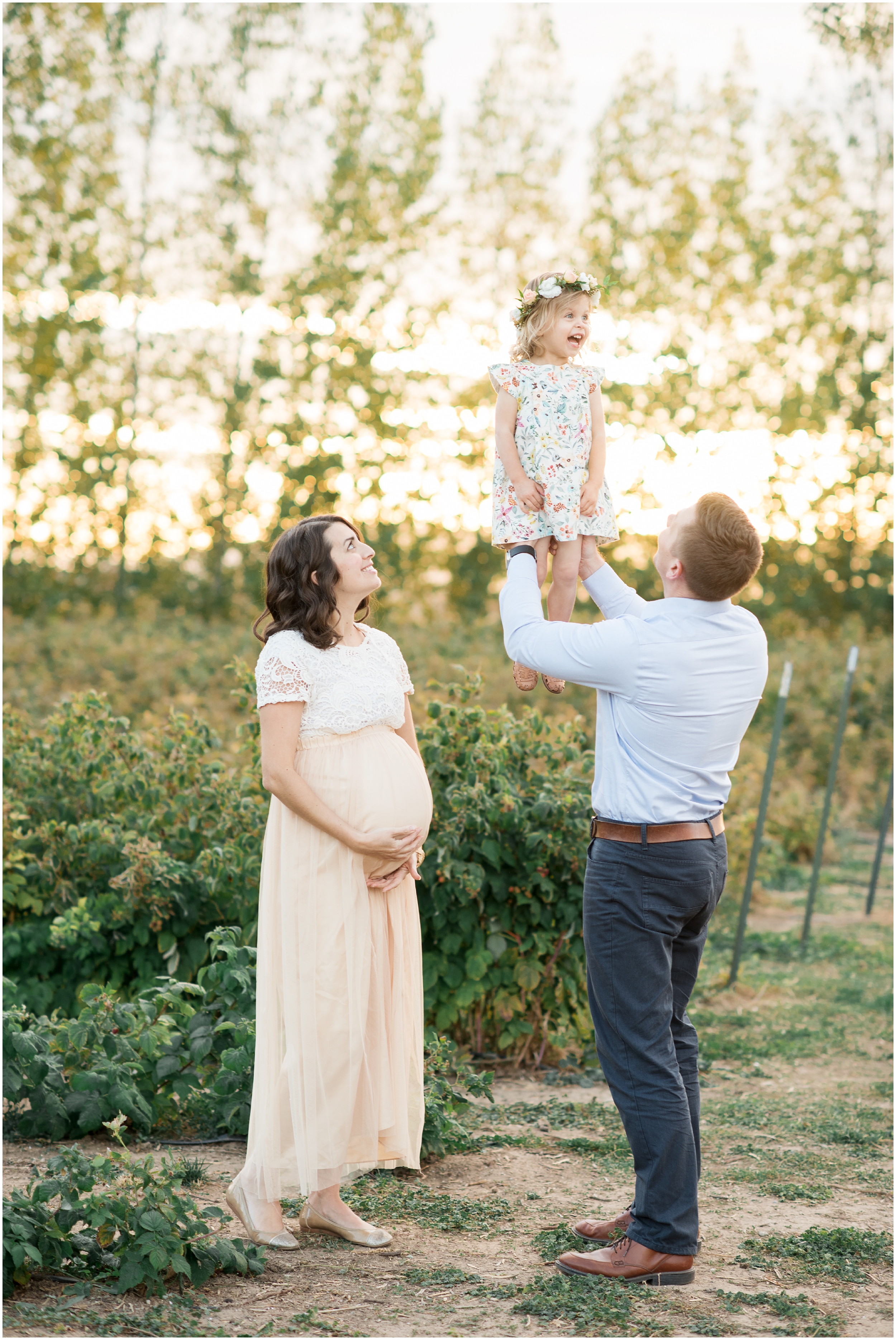 Outdoor family photos, maternity photography Utah, Utah newborn photographer, Utah newborn photography, family photographers in Utah, Utah family photographer, family photos Utah, Kristina Curtis photography, Kristina Curtis Photographer, www.kristinacurtisphotography.com